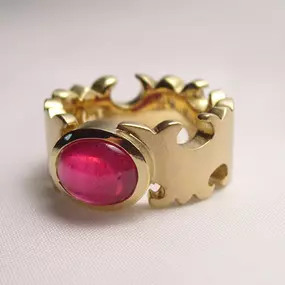 Gelbgoldring mit Rubin