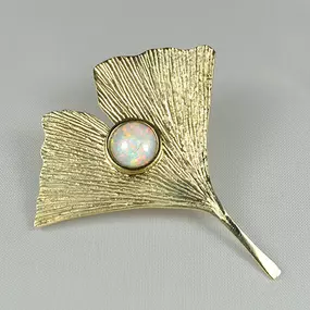 Gingkoblatt in Gelbgold mit Opal
