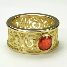 Ornament-Ring in Gelbgold mit Feueropal