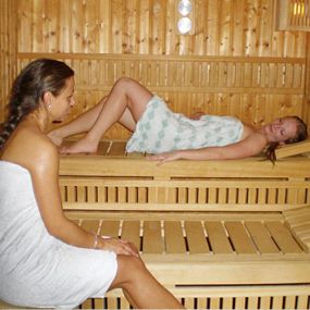 Wer während seines Trainings noch nicht ausreichend ins Schwitzen gekommen ist, kann das in der Sauna nachholen.