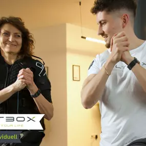 Bild von VOLTBOX | EMS Training, Rückentraining im Liegen, VR EMS-Cardiotraining Mainz
