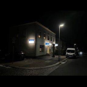 Unsere Agentur bei Nacht.  Licht aus - Spot an!