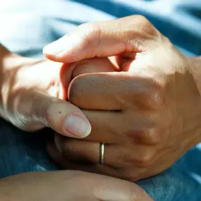 REQUENN - Ihr ambulanter Pflegedienst in Holzgerlingen bietet umfassende Unterstützung für ein selbstbestimmtes Leben zu Hause. Wir decken Grundpflege, Behandlungspflege, Hausnotruf, Betreuung und Hauswirtschaft ab. Egal ob Körperpflege, medizinische Notwendigkeiten oder Hilfe im Alltag - wir sind für Sie da.