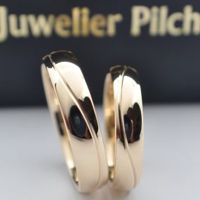 Bild von Trauringstudio Erding - Trauringe Verlobungsringe Schmuck by Juwelier Pilch