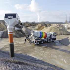 Ausleger Lastwagen -  Hochuli AG - Kies, Sand und Beton - Kölliken AG - Aargau