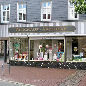 Aussenansicht der Glückauf-Apotheke