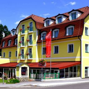 Gasthof Kirchenwirt Aigen Außenansicht