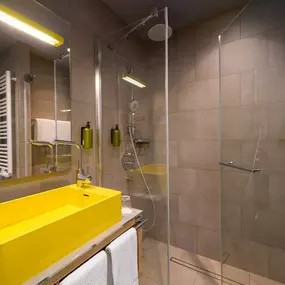 Guest Room Bathroom