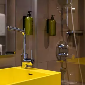 Guest Room Bathroom