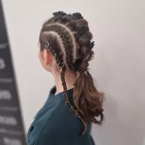 Bild von Be Different Hairstyle & Make-up