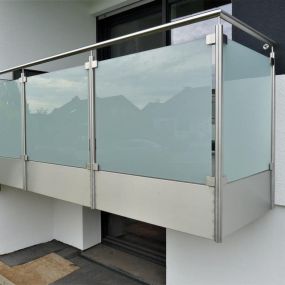 Bild von Schmid + Jakobs - Bauelemente in Edelstahl Glas Aluminium