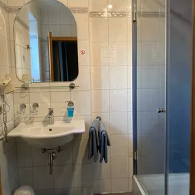 unsere Bäder wurden an 2022 neu renoviert ????