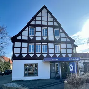 Ihr findet uns in diesem wunderschönen Fachwerkhaus am Tostmannplatz 18
