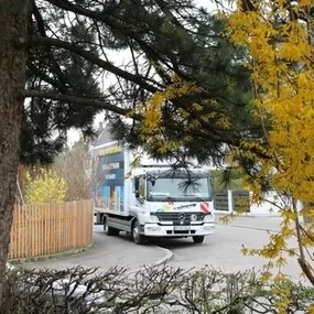 LKW  von weitem - Umzüge Hofmann München