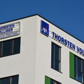 Außenansicht - Teamfoto - AXA Versicherung Thorsten Vollmer OHG - Kfz Versicherung