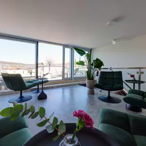 BUZZINLAB – The Club Office in Stuttgart: Eventlocation, Rooftop, Coworking Space, Tagungen, Workshops, Catering, Fotostudio, Podcast-Studio.