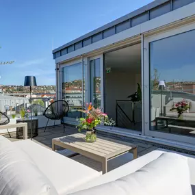 BUZZINLAB – The Club Office in Stuttgart: Eventlocation, Rooftop, Coworking Space, Tagungen, Workshops, Catering, Fotostudio, Podcast-Studio.
