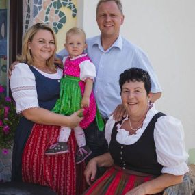 Ferienwohnungen Feichterhof Familie Brunner 9546 Bad Kleinkirchheim