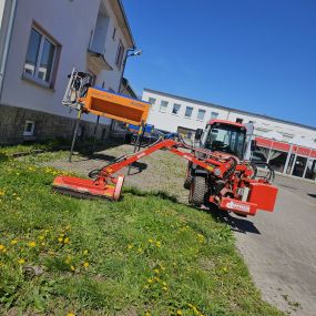 Rasenpflege für privat oder gewerblich. Ilmenauer Gebäudedienste GmbH, Service rund ums Haus, Gebäudeservice und Hausmeisterdienst in Ilmenau, Thüringen.