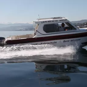 Bild von Motorboot-Fahrschule Beni Winiger | Zürichsee