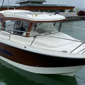 Bild von Motorboot-Fahrschule Beni Winiger | Zürichsee