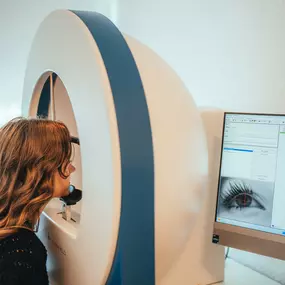 Augenuntersuchung bei Prof. Dr. Thomas Bertelmann - Augenarztpraxis Wetzlar ocularis.pro