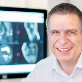 Bild von Dr. Lins | Ihre MRT Radiologie Privatpraxis Stuttgart | Schnelle Termine Vorsorge und mehr