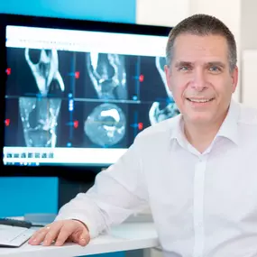 Bild von Dr. Lins | Ihre MRT Radiologie Privatpraxis Nürnberg | Schnelle Termine | Vorsorge und mehr