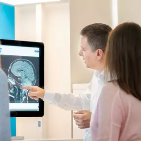 Bild von Dr. Lins | Ihre MRT Radiologie Privatpraxis Nürnberg | Schnelle Termine | Vorsorge und mehr