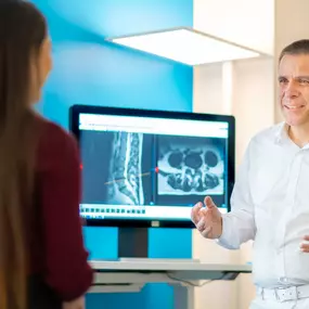 Bild von Dr. Lins | Ihre MRT Radiologie Privatpraxis Nürnberg | Schnelle Termine | Vorsorge und mehr