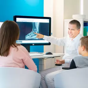 Bild von Dr. Lins | Ihre MRT Radiologie Privatpraxis Nürnberg | Schnelle Termine | Vorsorge und mehr