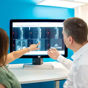 Bild von Dr. Lins | Ihre MRT Radiologie Privatpraxis Nürnberg | Schnelle Termine | Vorsorge und mehr