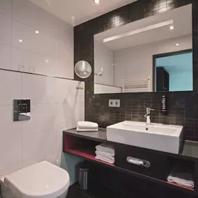 Premium Room bathroom