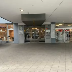 Köln-Mülheim Außenansicht Haupteingang