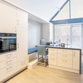 Kompass Maisonette Suite - Mit einer Größe von 71 qm, bietet die Maisonette Suite mit dem hochwertigen Interieur und der gehobenen Ausstattung viel Raum für Ihre Auszeit.