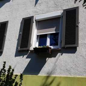 Kunststoff-Fenster mit Vorbaurollladen von Roma