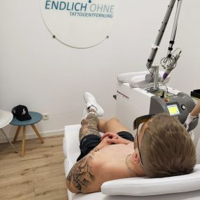 ENDLICH OHNE Tattooentfernung / Permanent Make-up Entfernung