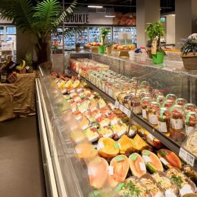 REWE Engadiner Str München Forstenried frisches Obst in der Kühltheke