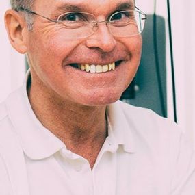 Facharzt für Augenheilkunde und Optometrie Dr. Wolfgang Knötzl