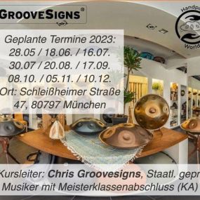 Groovesigns Handpan Workshop
... verblüffend einfach garantiert ohne Noten.

Am 08.10.23 findet bei uns von 16 bis 18 Uhr im Handpan Showroom München der Groovesigns Handpan Workshop mit Chris Partsch statt. Dieser Workshop ist ideal für Handpan Einsteiger geeignet. 

In dem Workshop wirst Du Rhythmus & Melodie kinderleicht begreifen. Ich bringe Dir eine ganz spezielle Methode bei um das Handpanspielen einfach und schnell zu erlernen. Deine Fortschritte werden schnell sichtbar sein. 

Die Kursge