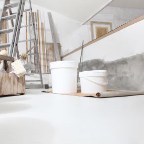 Präzise Malerarbeiten:
Beim Polanski Malerbetrieb garantieren wir einen sauberen und gleichmäßigen Anstrich, der die Schönheit Ihrer Räume unterstreicht und schützt.