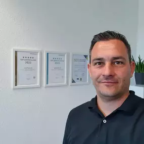 Adriano Caruso – Spezialist für Local SEO und Google Unternehmensprofile mit praxisnaher Erfahrung aus über 300 Kundenprojekten.