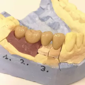 Bild von Zahnarzt Dr. med. dent. Franck R. Tolen