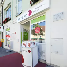 Hansaton Hörkompetenz-Zentrum Hauptplatz 11, Neulengbach von rechts kommend