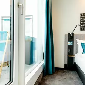 Hotel Motel One Karlsruhe - Room