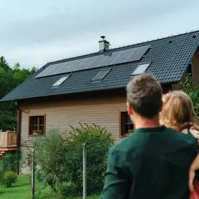 Solaranlagen: Die Sonne ist eine unerschöpfliche Energiequelle, die immer mehr an Bedeutung gewinnt. Gerade in Zeiten steigender Energiepreise und wachsendem Umweltbewusstsein sind Solaranlagen eine effiziente und nachhaltige Lösung. Ob Photovoltaik zur Stromerzeugung oder Solarthermie für Warmwasser und Heizungsunterstützung - wir sind Ihr kompetenter Partner in der Region. Von der Beratung über die Planung bis hin zur Installation und Wartung: Bei uns erhalten Sie umfassende Leistungen aus ein