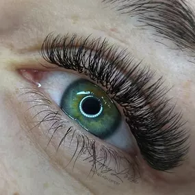 Bild von MonyLook - Augenbrauen, Wimpern & PMU Experte