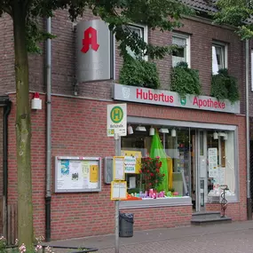 Aussenansicht der Hubertus-Apotheke