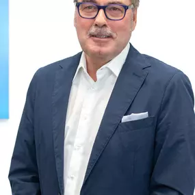 Senior, Rudi Link der AXA Generalvertretung Link oHG aus 1962 aus Ettlingen