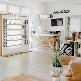 Blick in den Hauptraum von einsehbar von der Couch